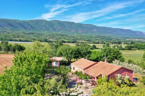 Villa piscine face au grand luberon Cereste